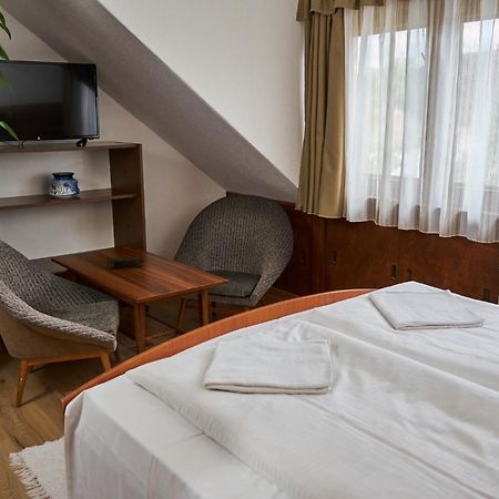 Erika Vendeghaz Hotel Szentendre Bagian luar foto