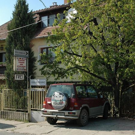 Erika Vendeghaz Hotel Szentendre Bagian luar foto