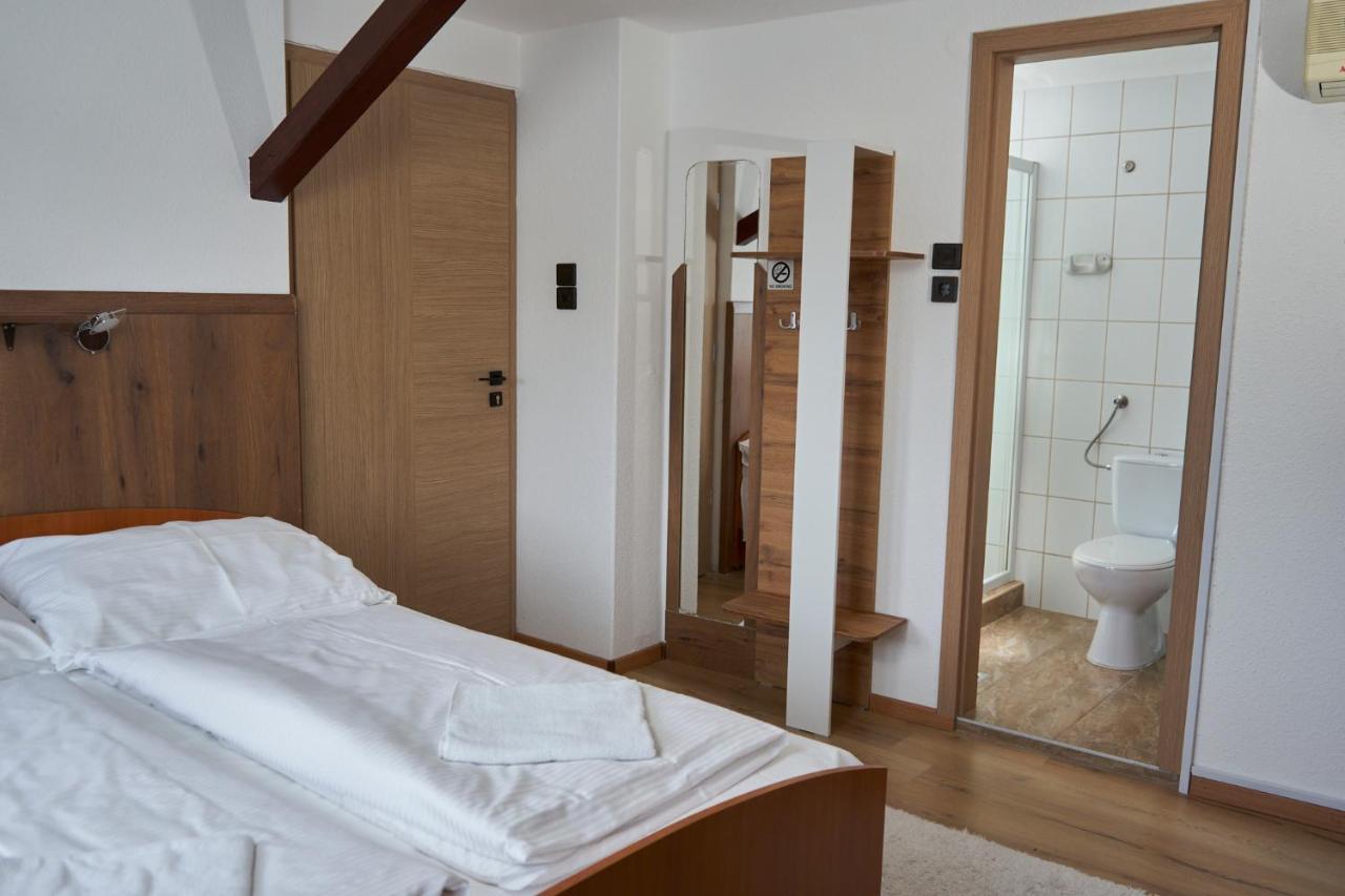 Erika Vendeghaz Hotel Szentendre Bagian luar foto