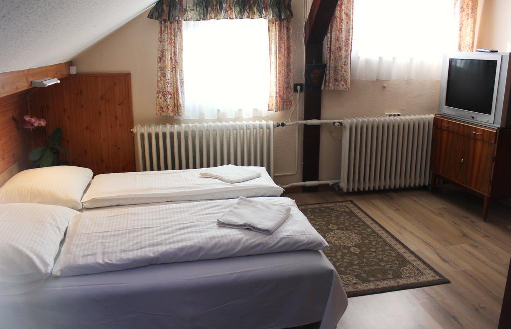 Erika Vendeghaz Hotel Szentendre Bagian luar foto